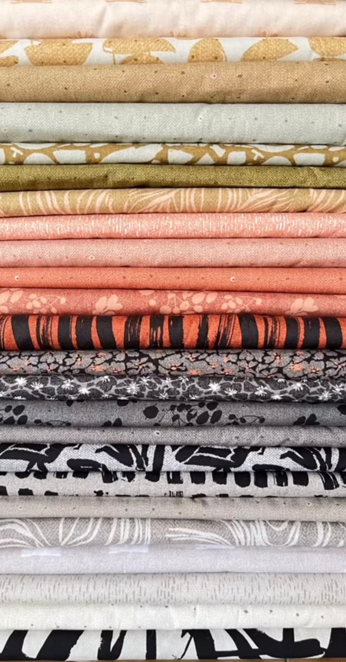 Abstrart Fat Quarter bundle by Art Gallery Fabrics | 17 Fat Quarters | Designed by Katarina Roccella