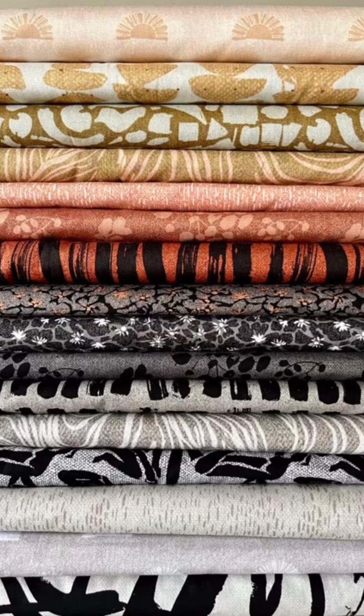 Abstrart Fat Quarter bundle by Art Gallery Fabrics | 17 Fat Quarters | Designed by Katarina Roccella